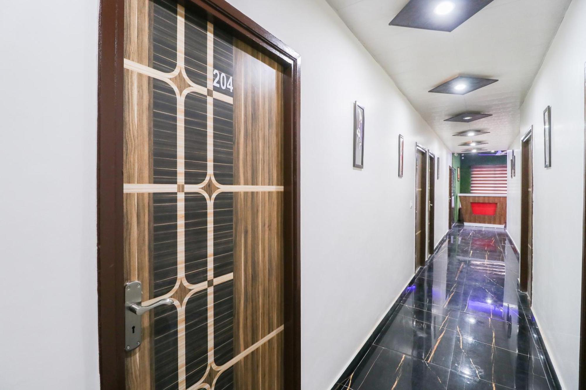 Oyo Flagship Hotel Ambani Zirakpur Buitenkant foto
